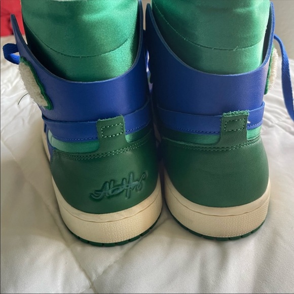 AIR JORDAN 1 ZOOM CMFT
"Aleali May - Califia" - Picture 5 of 7